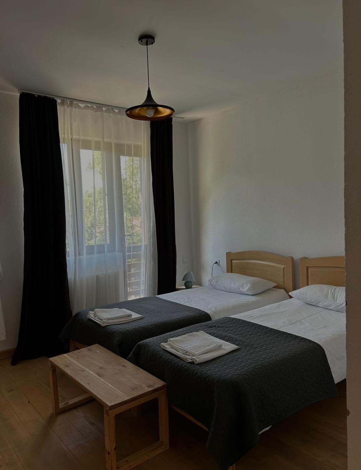 Beko'S Garden Inn Mestia Bagian luar foto