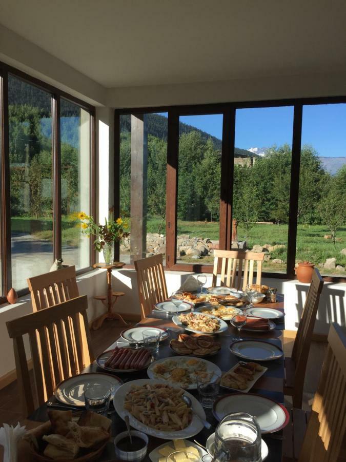 Beko'S Garden Inn Mestia Bagian luar foto